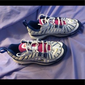 Nike Air Max 98 Size 4